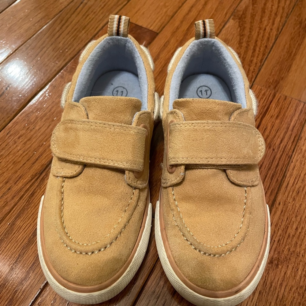 Car & Jack Boat Shoes, size 11